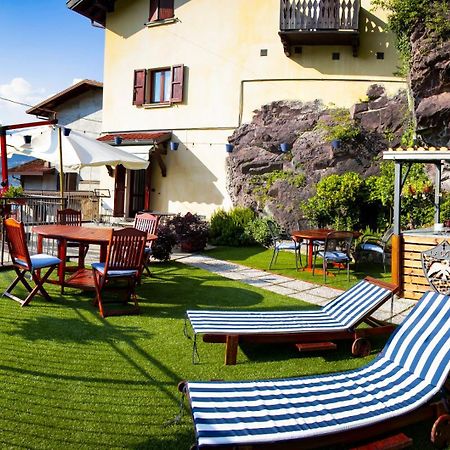 La Casa Sulla Roccia Hotel Pisogne Exterior photo
