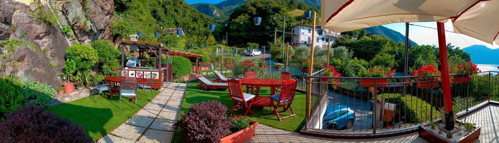 La Casa Sulla Roccia Hotel Pisogne Exterior photo